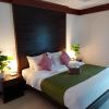 naithon beach mansion