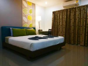 white monkey guesthouse