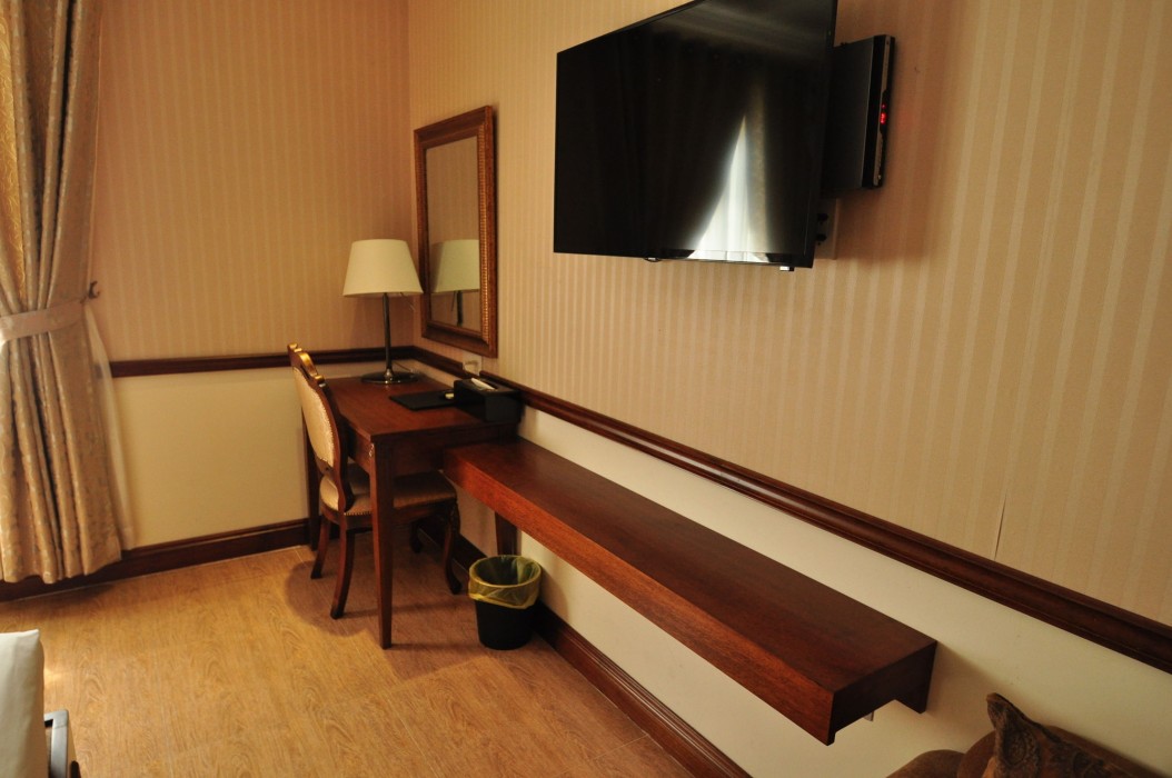 central hotel and residences