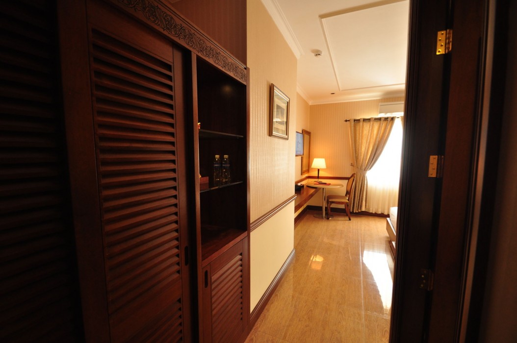 central hotel and residences