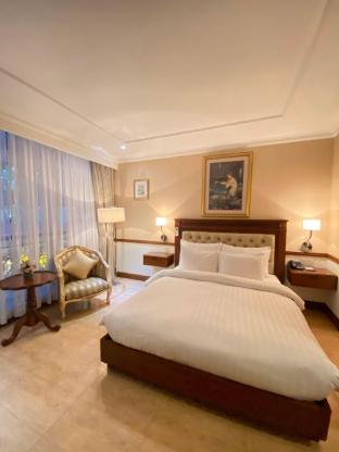 central hotel and residences