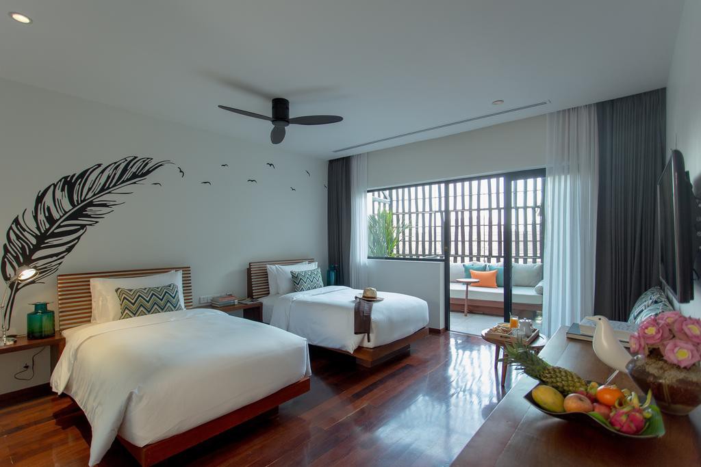 the aviary hotel