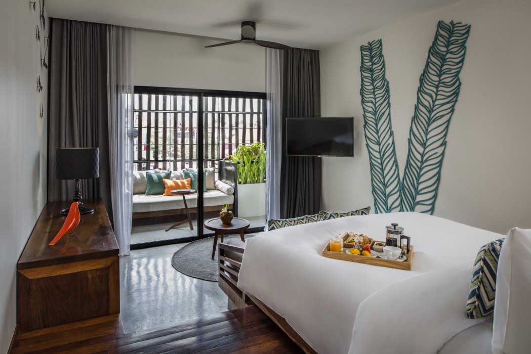 the aviary hotel