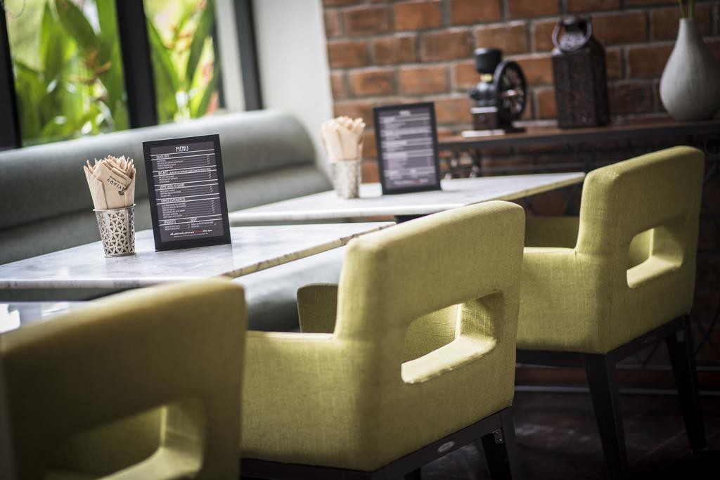 the aviary hotel