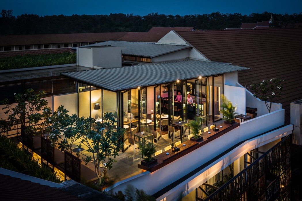 the aviary hotel