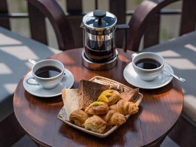 the aviary hotel