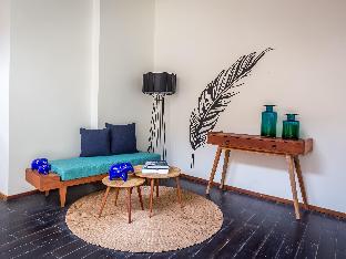 the aviary hotel