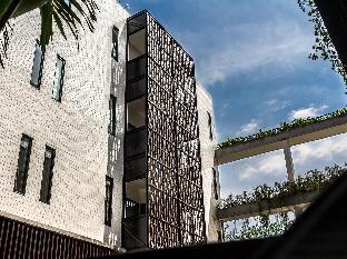 the aviary hotel