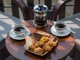 the aviary hotel