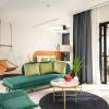 the aviary hotel