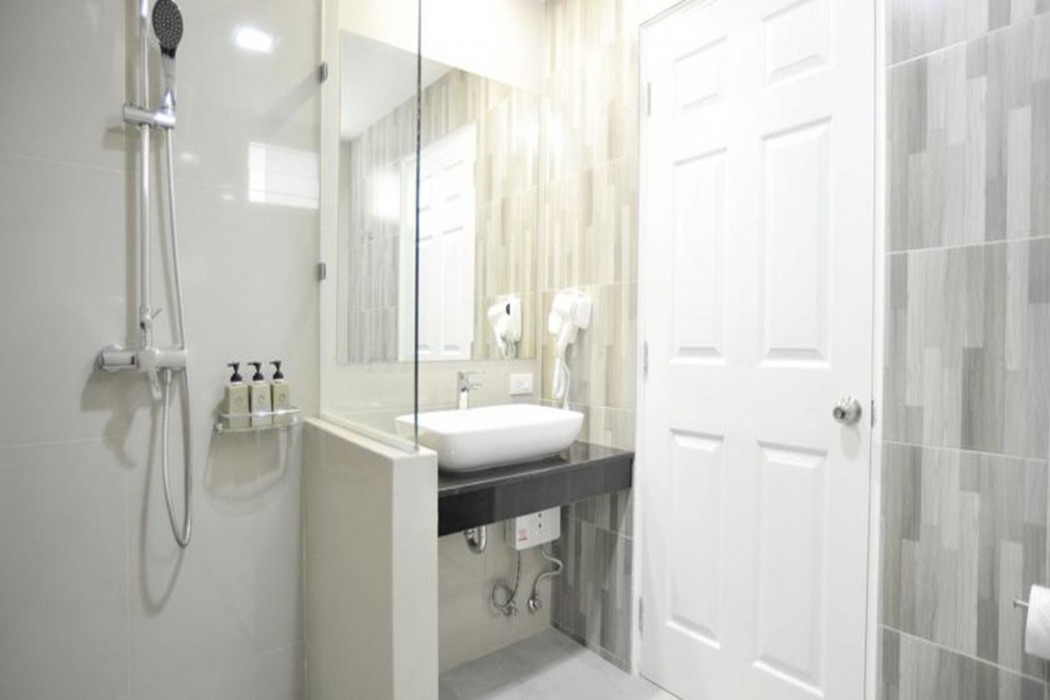 combo beach hotel samui