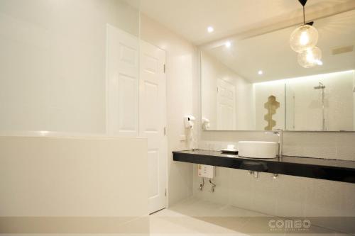 combo beach hotel samui