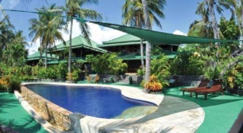 tulamben wreck divers