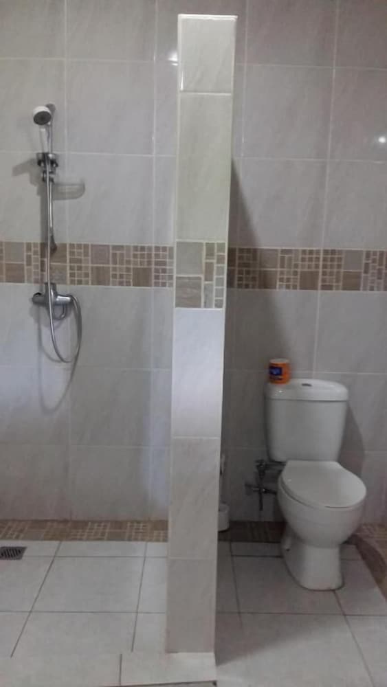 tulamben wreck divers