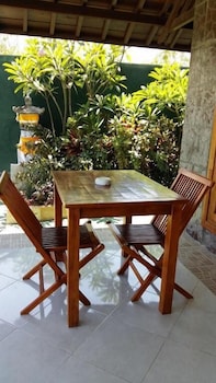 tulamben wreck divers