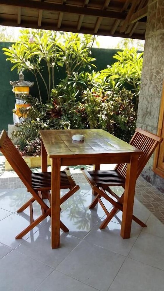 tulamben wreck divers