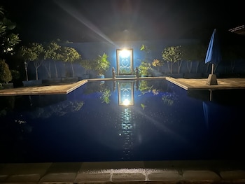 tulamben wreck divers