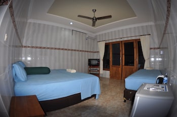 tulamben wreck divers