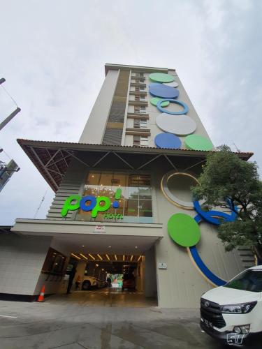 pop hotel diponegoro surabaya