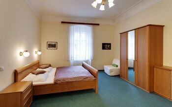 karlova 25 apartments