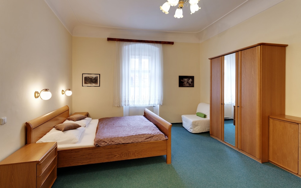 karlova 25 apartments