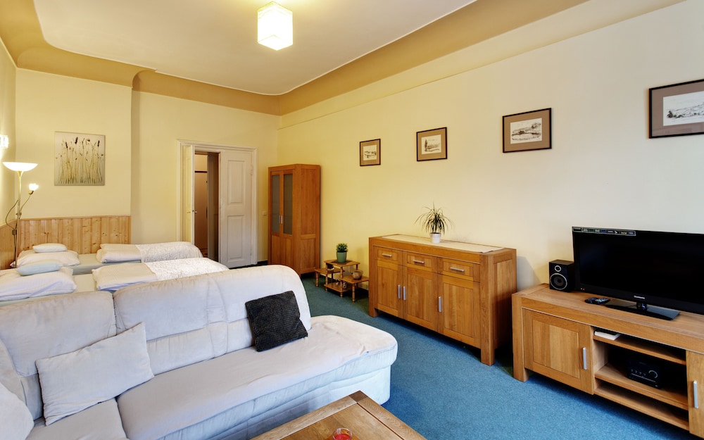 karlova 25 apartments