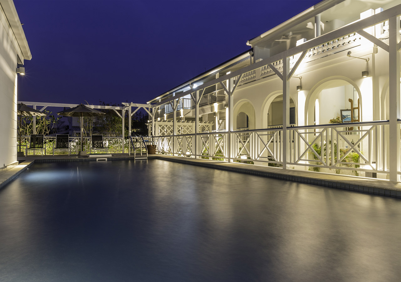 Somewhere Koh Sichang,Chonburi>>Chon Buri,3 star