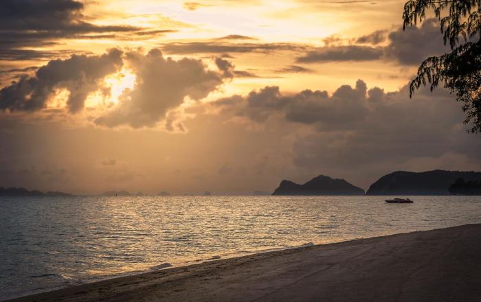 phangan beach resort