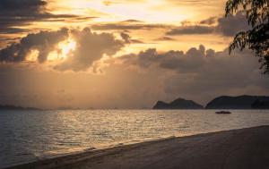 phangan beach resort