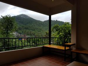 balcony villa koh tao