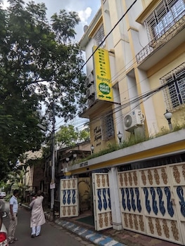 hotel green leaf regency near medica oncology