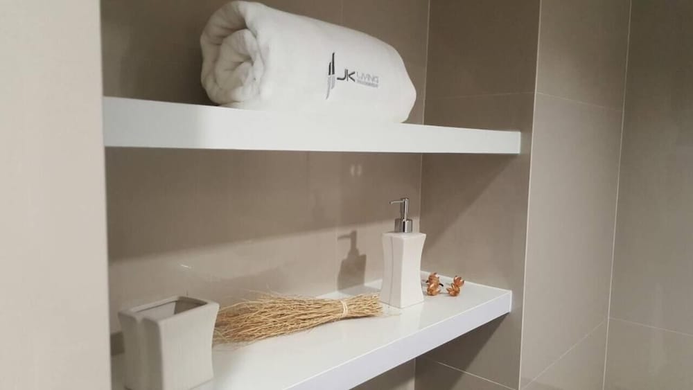 jk living hotel and service apartment