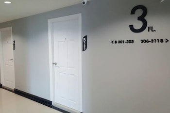 jk living hotel and service apartment