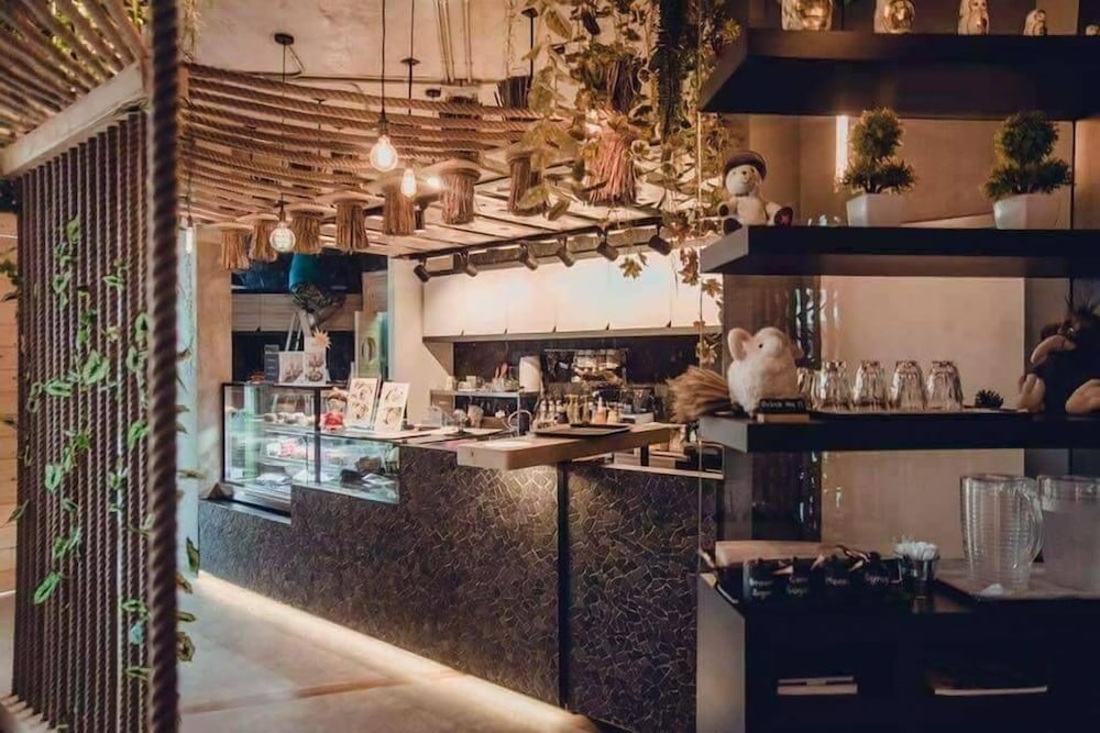 jk living hotel and service apartment