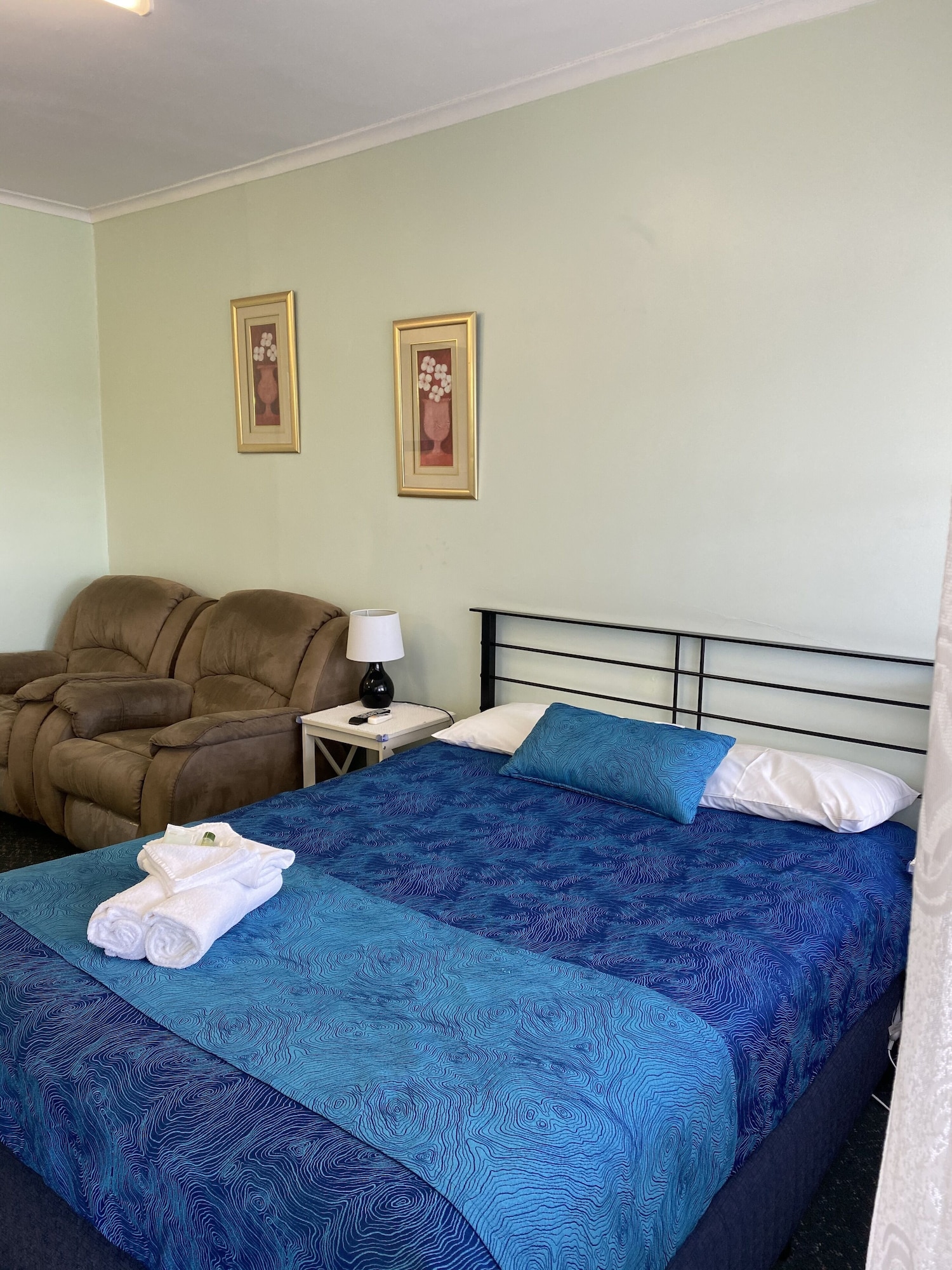 paddle steamer motel