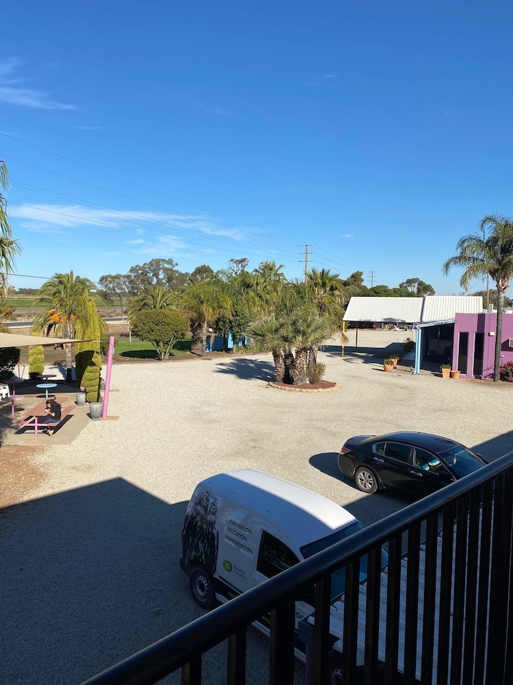 paddle steamer motel