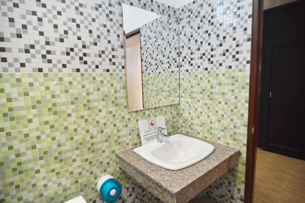 the sea at lanta hotel