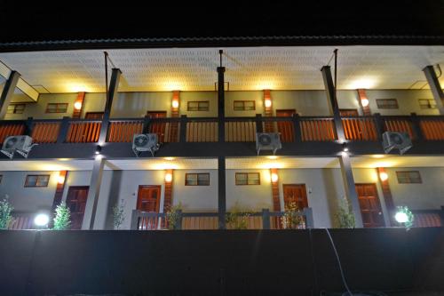 the sea at lanta hotel