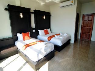 the sea at lanta hotel