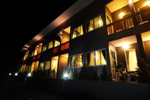 the sea at lanta hotel