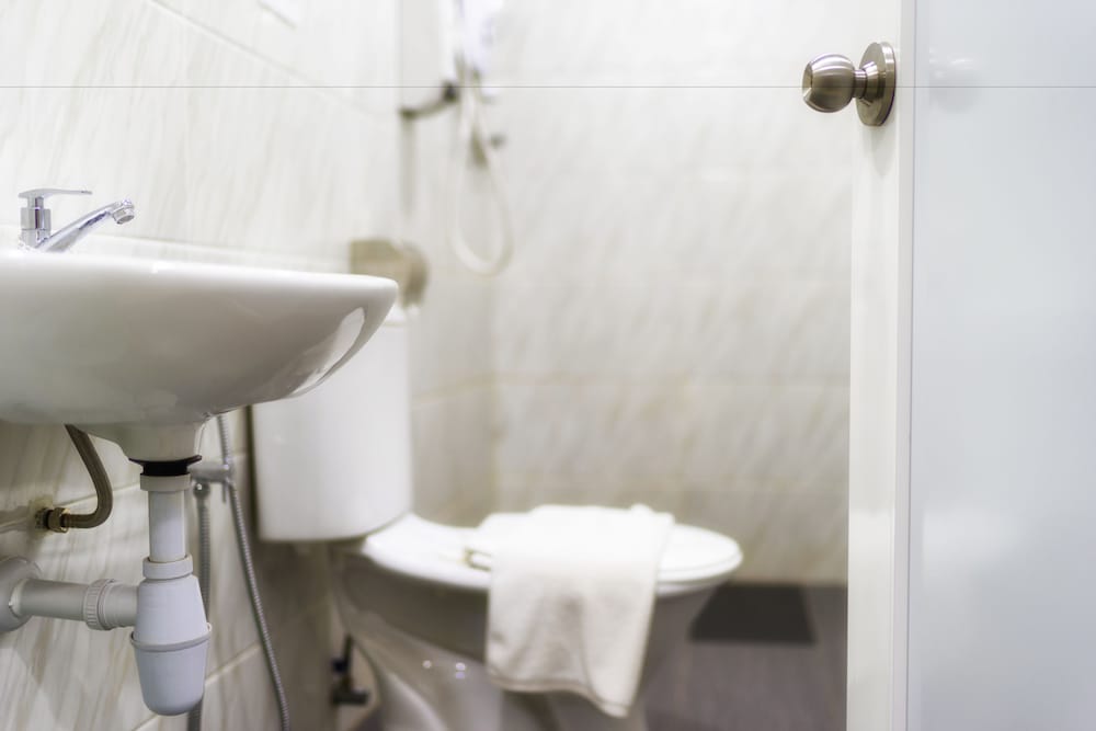 lighthouse hotel and shortstay