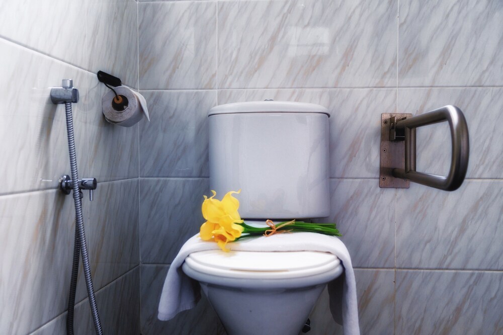 lighthouse hotel and shortstay