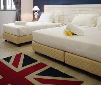 lighthouse hotel and shortstay