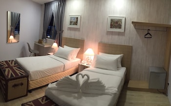 lighthouse hotel and shortstay