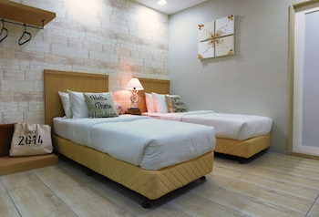 lighthouse hotel and shortstay