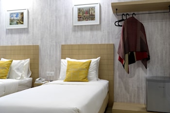 lighthouse hotel and shortstay