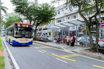 lighthouse hotel and shortstay