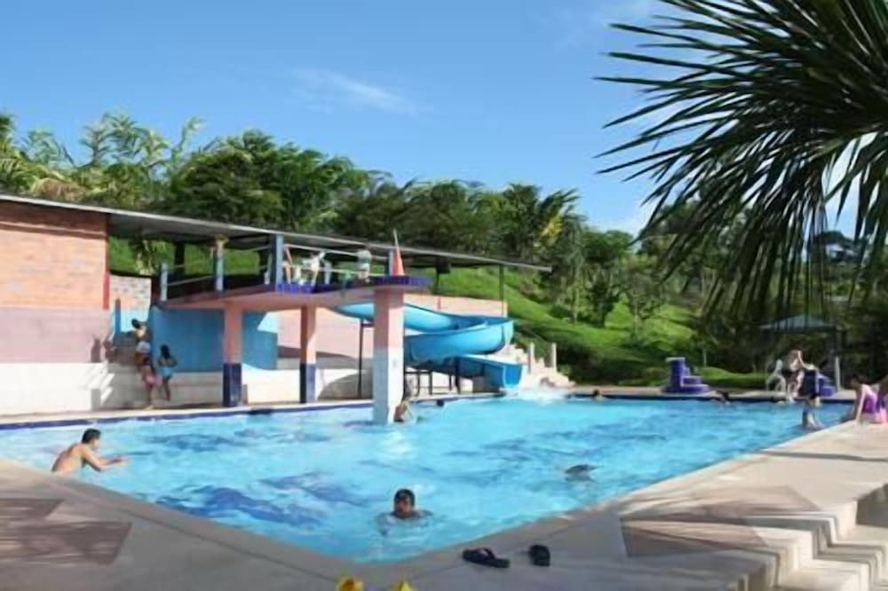 hosteria las heliconias