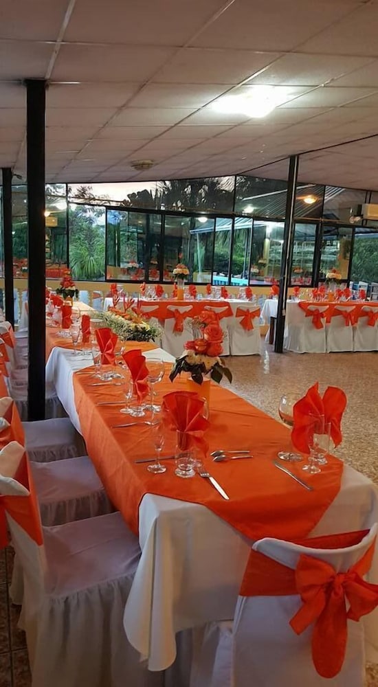 hosteria las heliconias