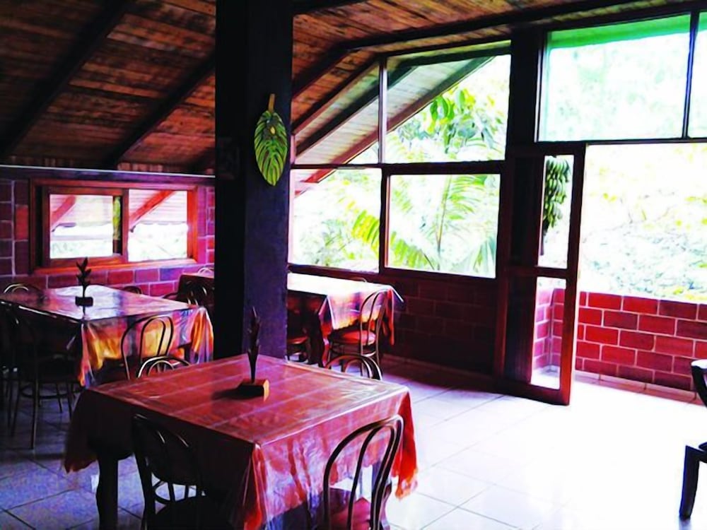 hosteria las heliconias